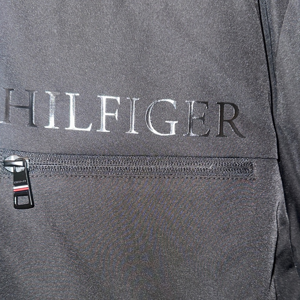 Tommy Hilfiger Men's Performance Windbreaker and Rain Jacket with Quilted Lining - Picture 2 of 16